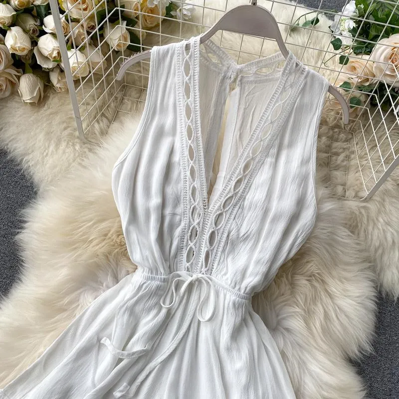 Chic Boho Sleeveless jumpsuit with open neck