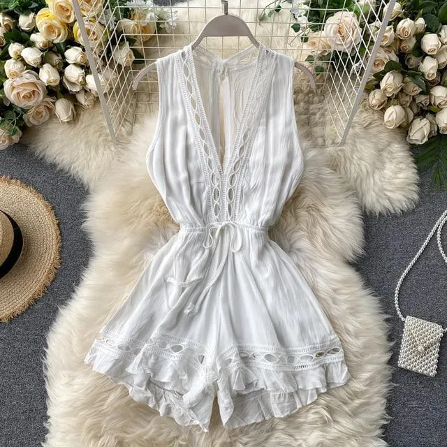 Chic Boho Sleeveless jumpsuit with open neck