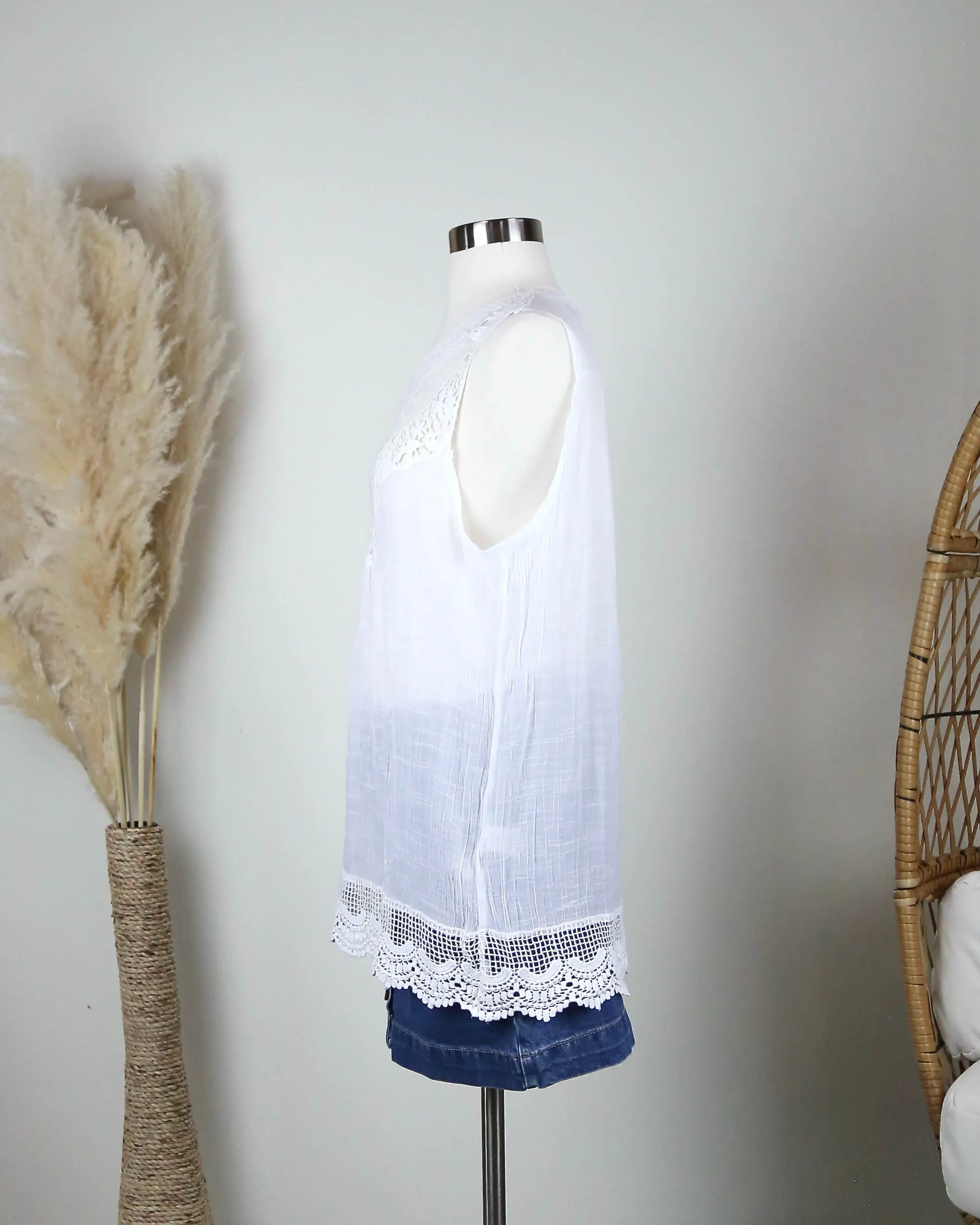 Crochet Lace Gauzy Sleeveless Tank Top in White